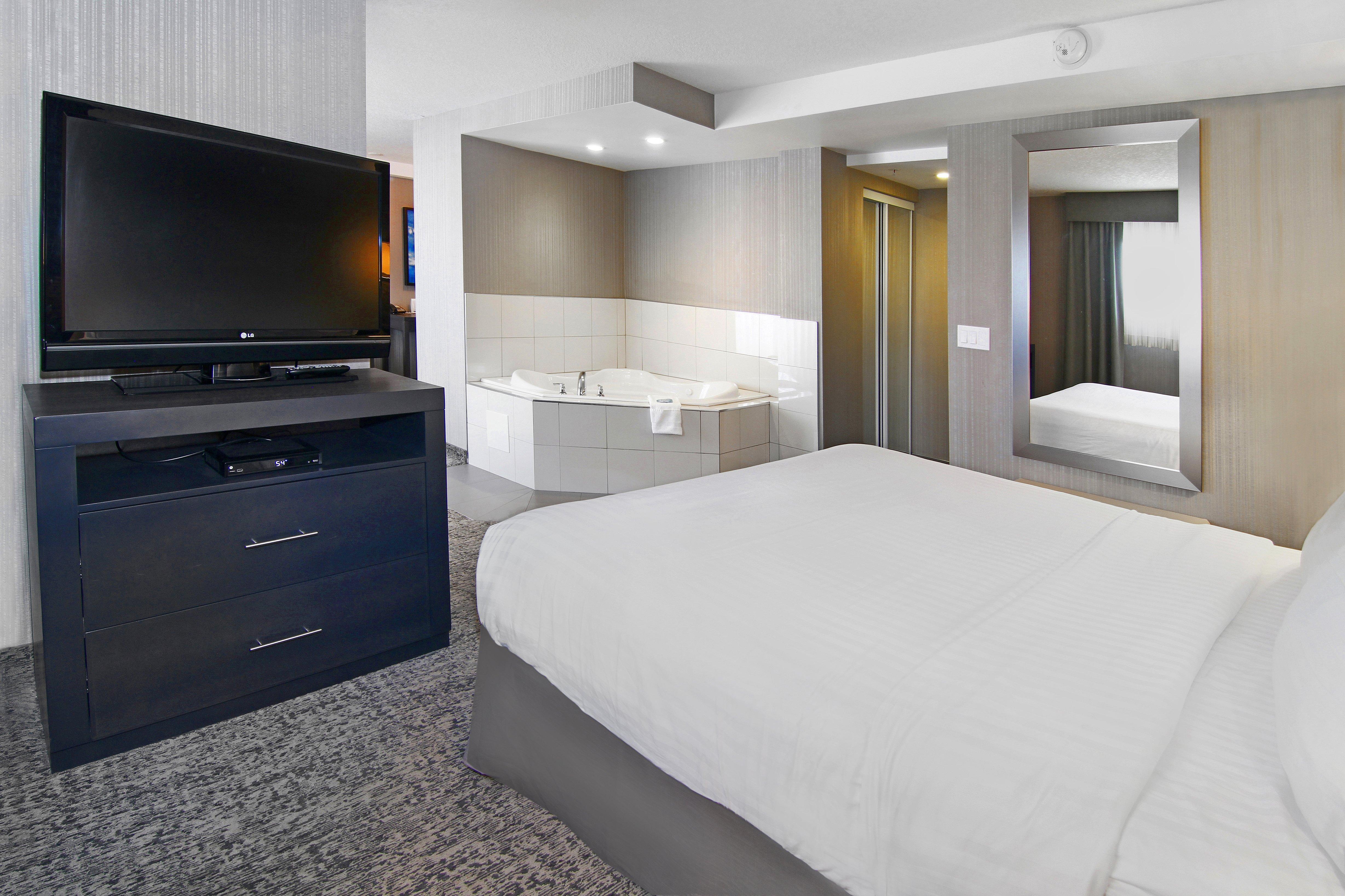 Holiday Inn Express And Suites Calgary By Ihg Bagian luar foto