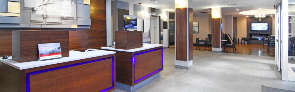 Holiday Inn Express And Suites Calgary By Ihg Bagian luar foto