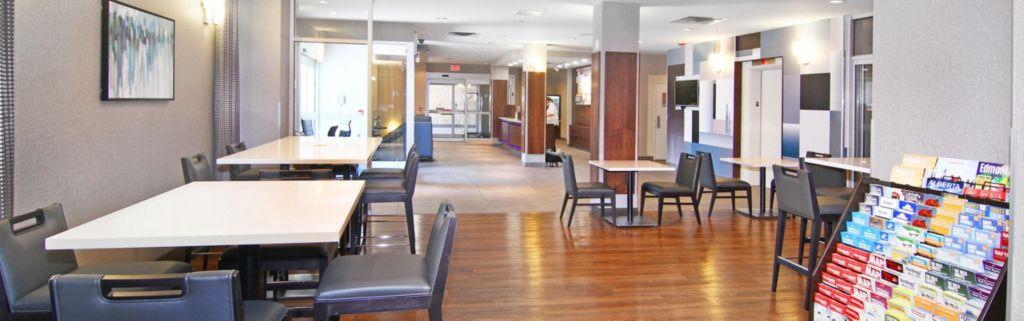 Holiday Inn Express And Suites Calgary By Ihg Bagian luar foto