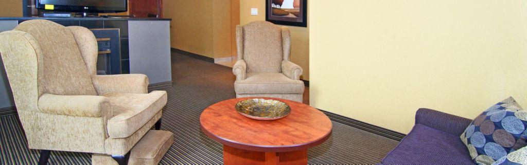 Holiday Inn Express And Suites Calgary By Ihg Bagian luar foto