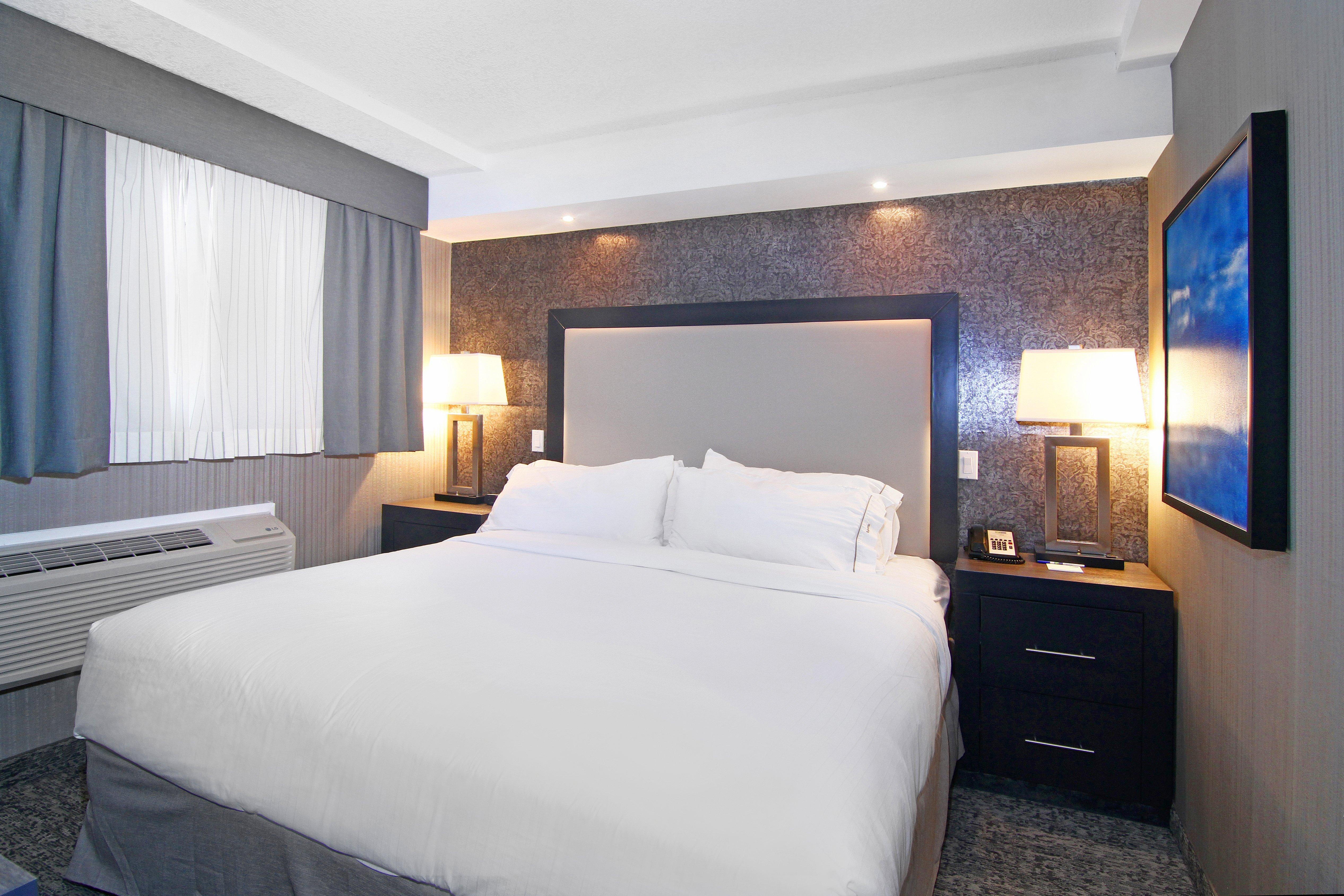 Holiday Inn Express And Suites Calgary By Ihg Bagian luar foto